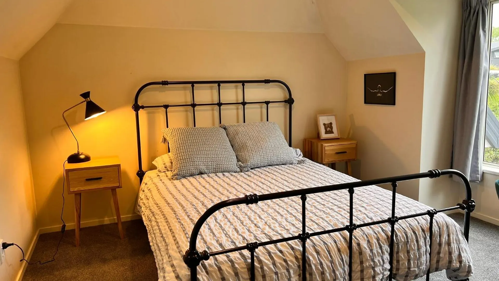 Waimairi Road - Christchurch Holiday Homes
